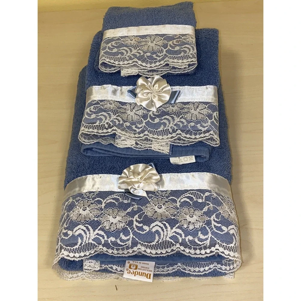 Dundee Blue Lace & Flower 3 Piece Towel Set‎ Vintage USA